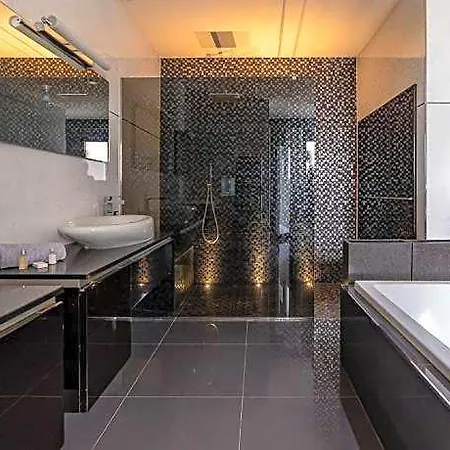 Luxueuse 2 Piscines Nord Montpellier Hotel 3*